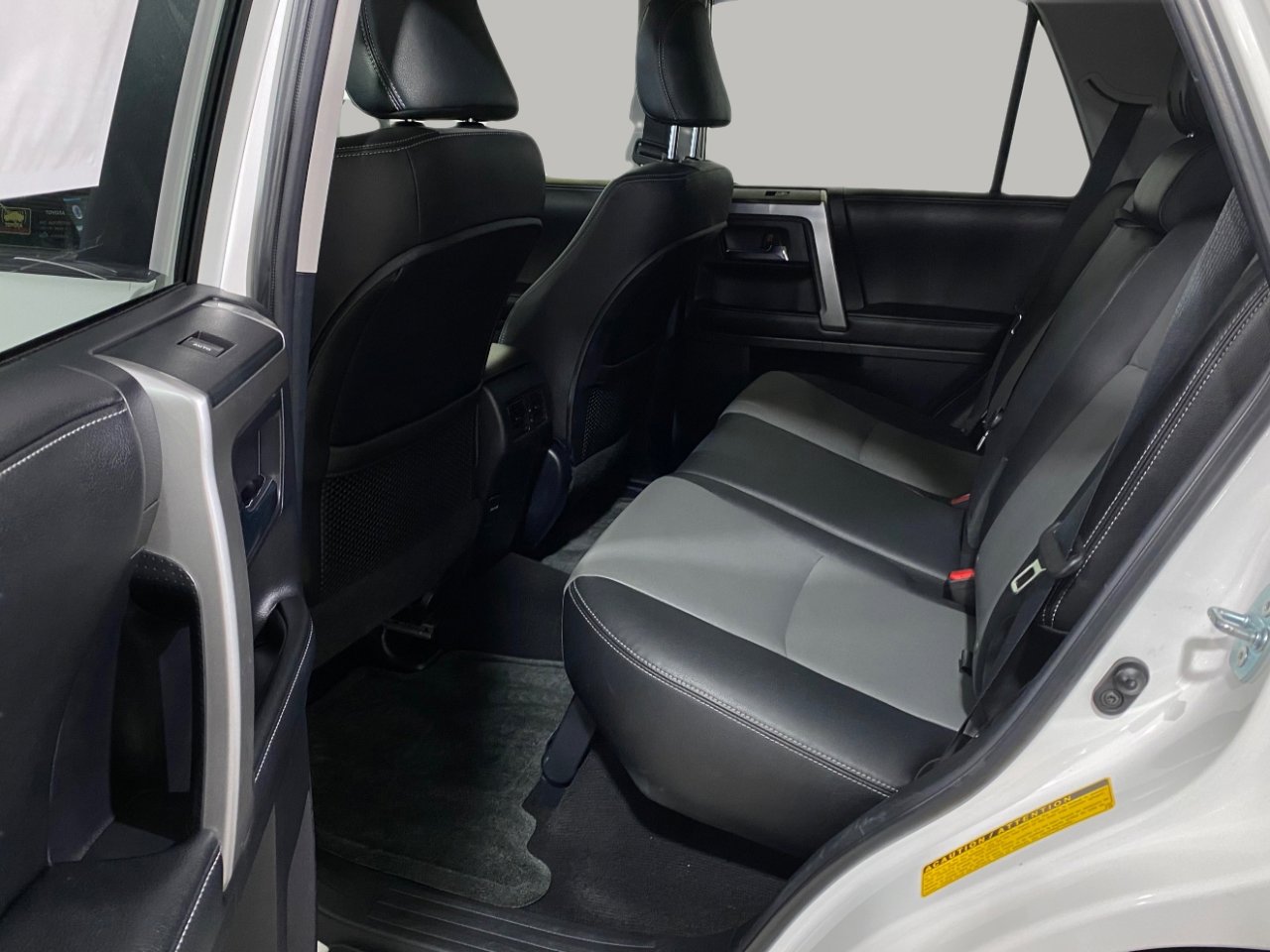 Used 2015 Toyota 4Runner SR5 Premium image 11