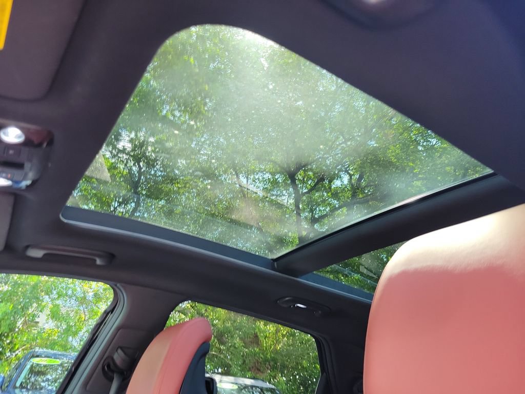Certified 2023 Kia Sportage SX FWD image 3