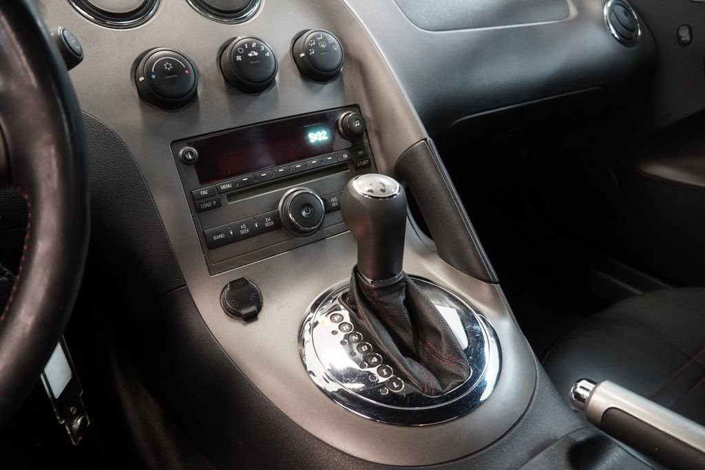 Used 2008 Pontiac Solstice GXP w/ Premium Package image 16