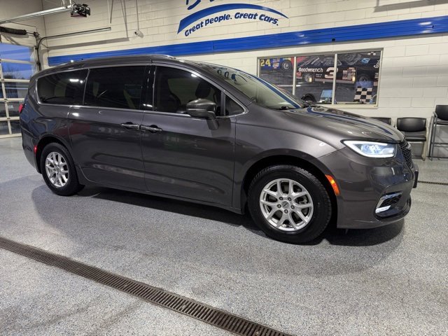 Used 2021 Chrysler Pacifica Touring-L image 12