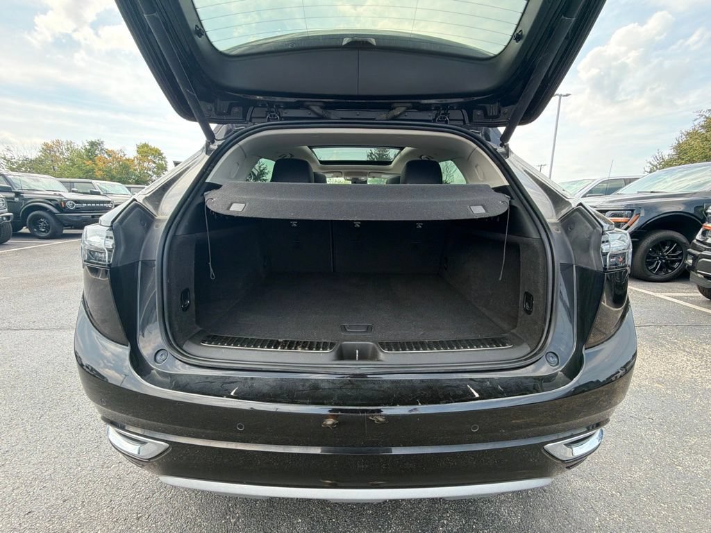 Used 2021 Buick Envision Avenir w/ Technology Package II AWD/4WD image 5