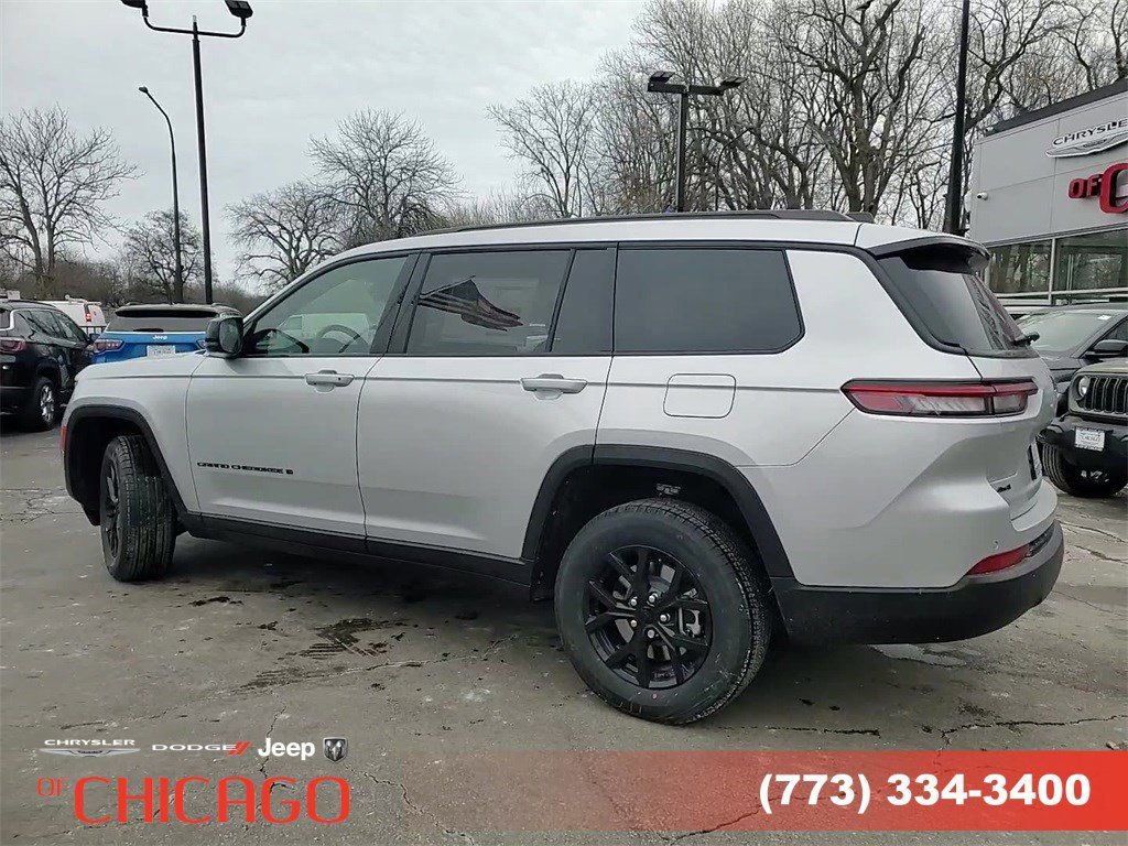Certified 2025 Jeep Grand Cherokee L Altitude AWD/4WD image 11