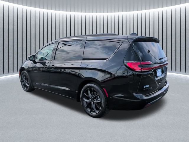 Used 2025 Chrysler Pacifica Limited FWD image 9