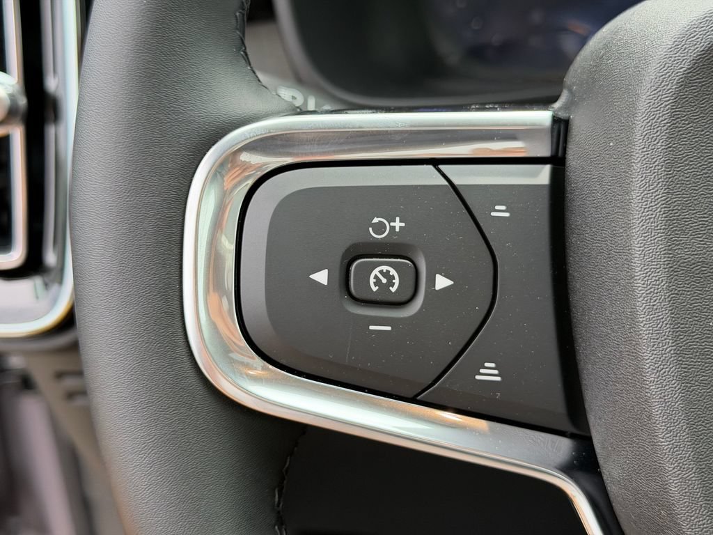 New 2026 Volvo XC40 B5 Core w/ Climate Package AWD/4WD image 19