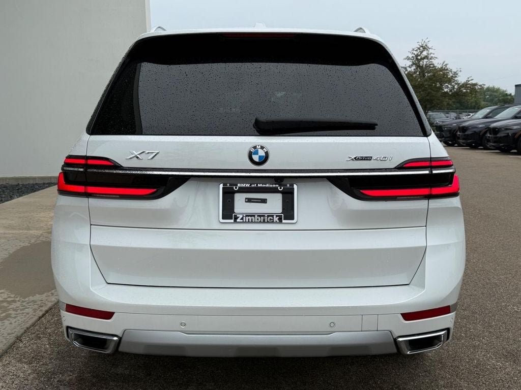 Used 2024 BMW X7 xDrive40i w/ Premium Package AWD/4WD image 4