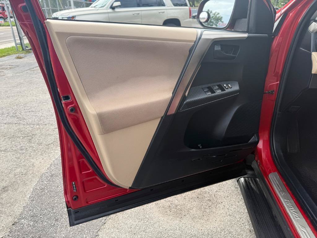 Used 2013 Toyota RAV4 XLE FWD image 13