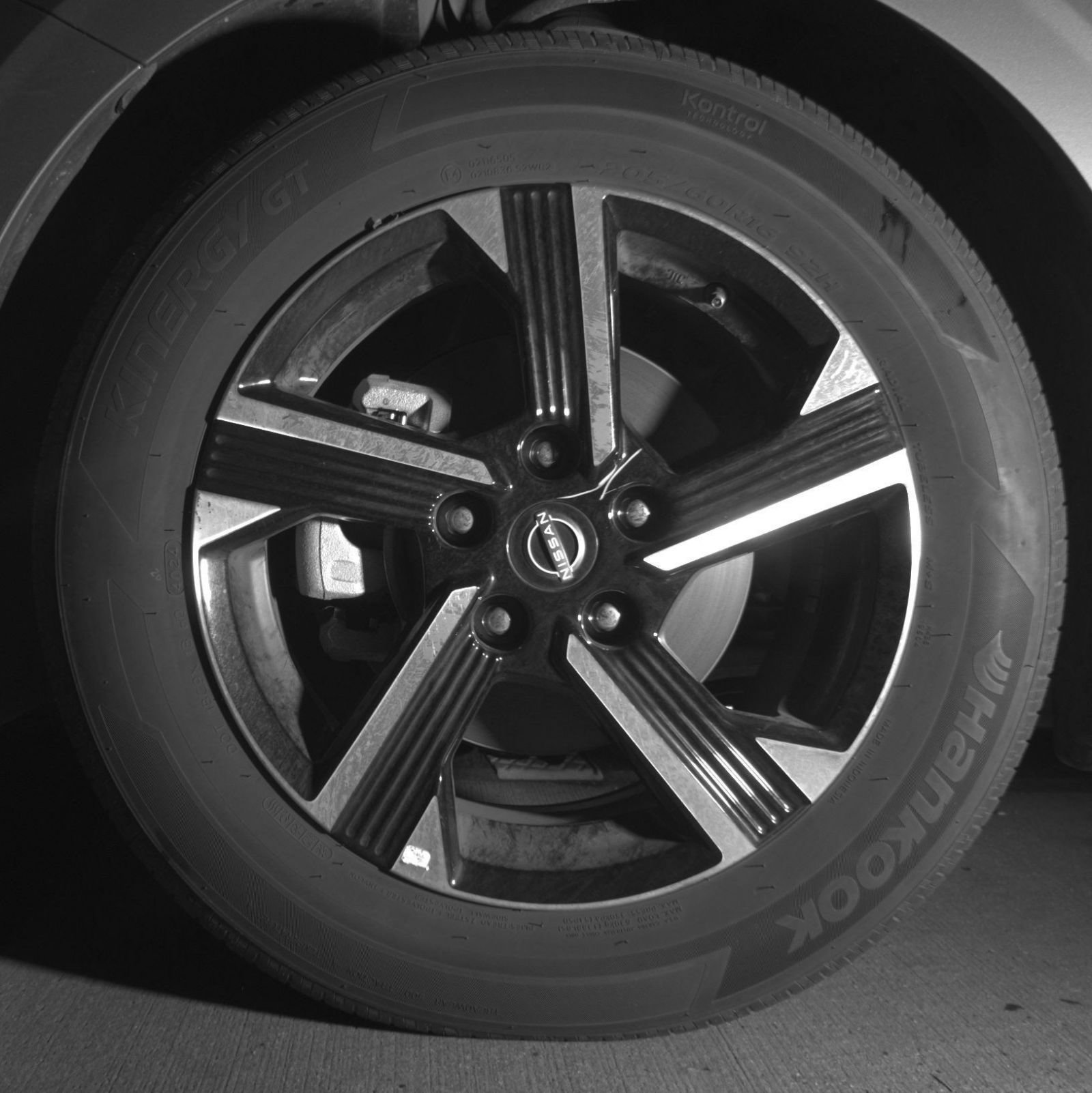 Used 2025 Nissan Sentra SV FWD image 12