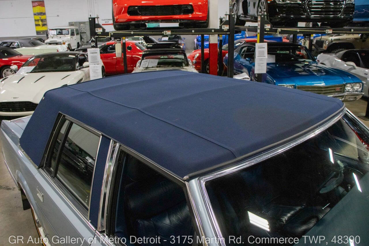 Used 1986 Lincoln Town Car image 14