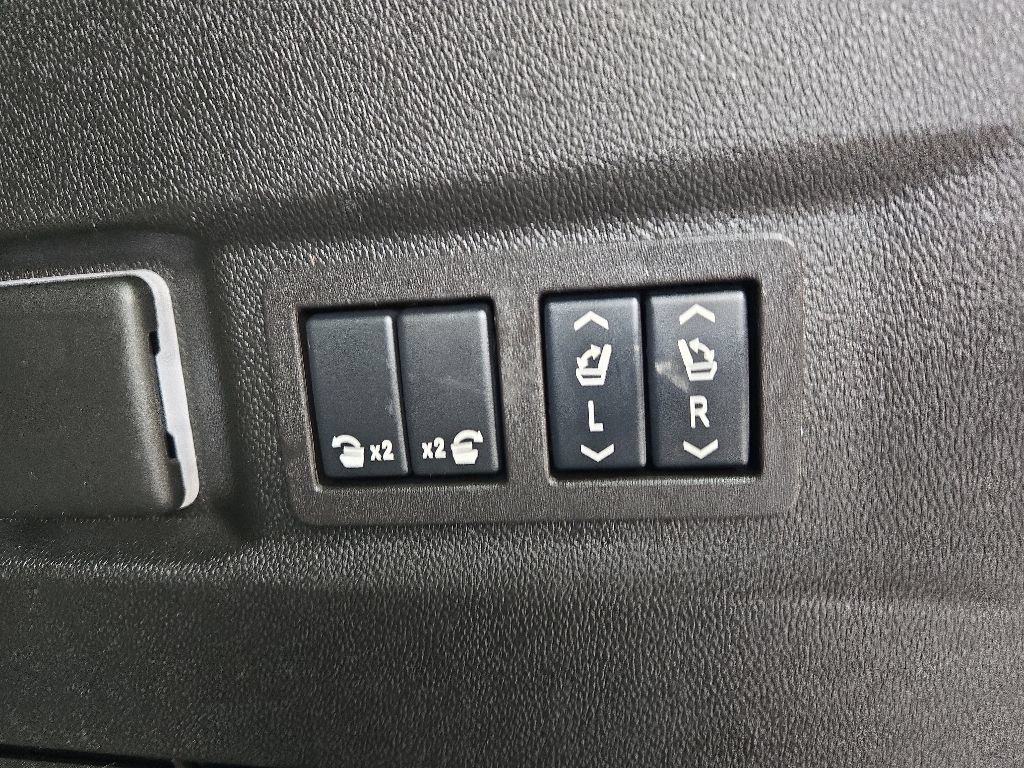 Used 2024 GMC Yukon Denali AWD/4WD image 51