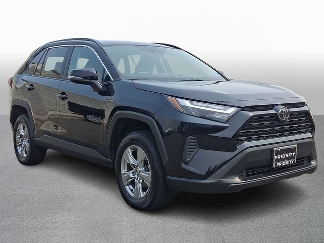 Used 2024 Toyota RAV4 XLE AWD/4WD image 3