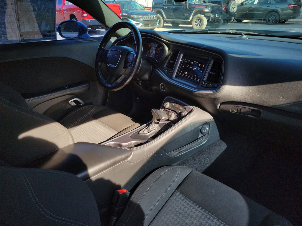 Used 2020 Dodge Challenger SXT image 28