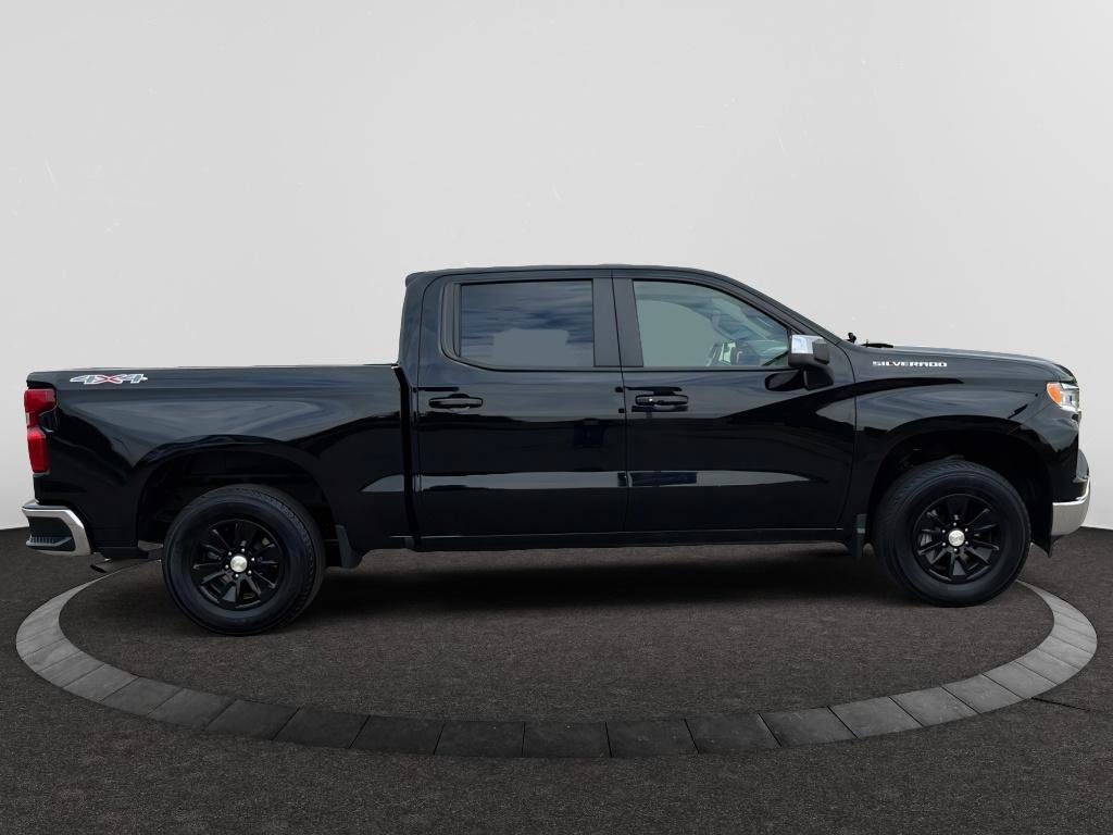 Used 2025 Chevrolet Silverado 1500 LT AWD/4WD image 2