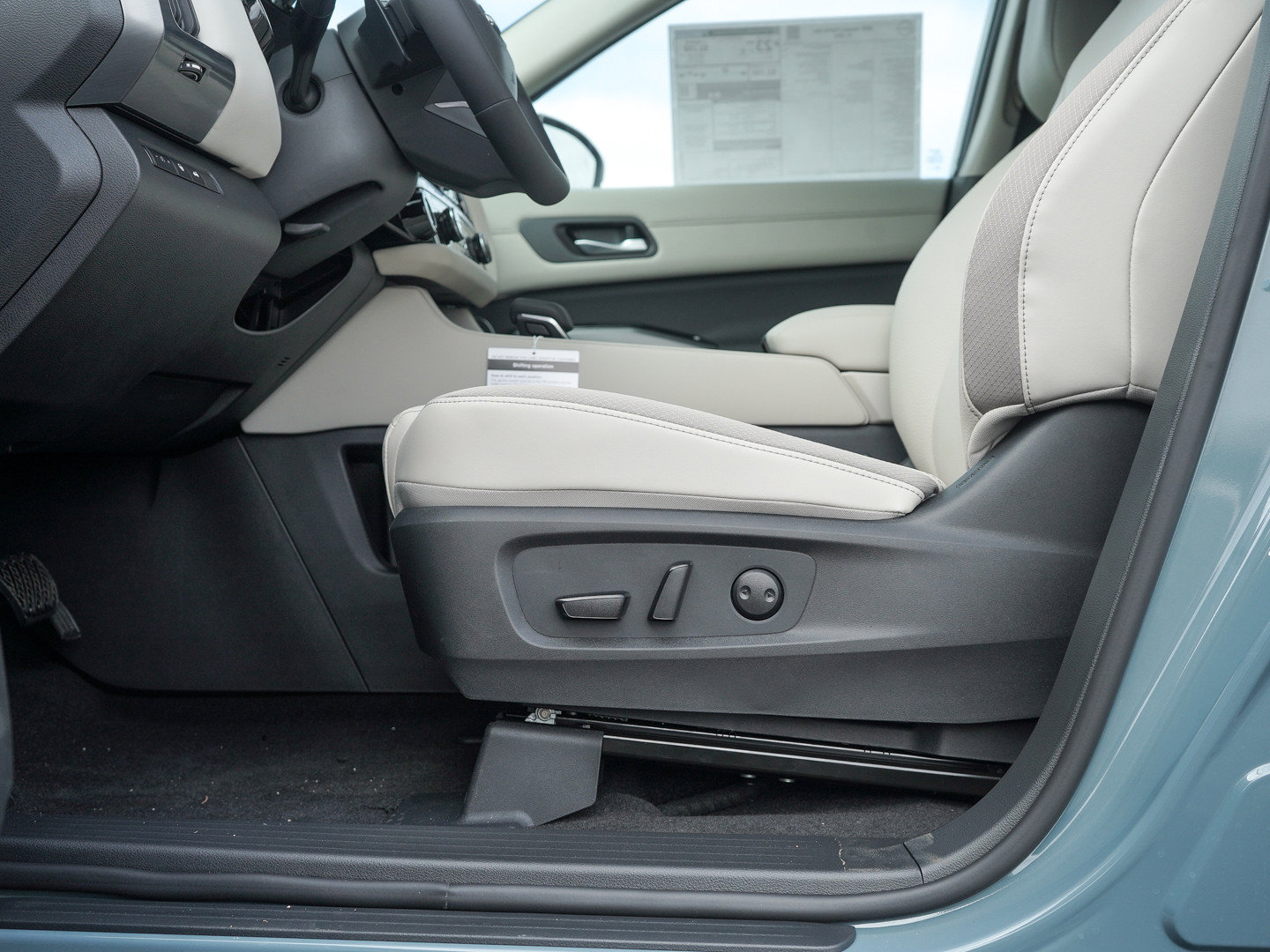New 2026 Nissan Pathfinder SL w/ SL Premium Package AWD/4WD image 19