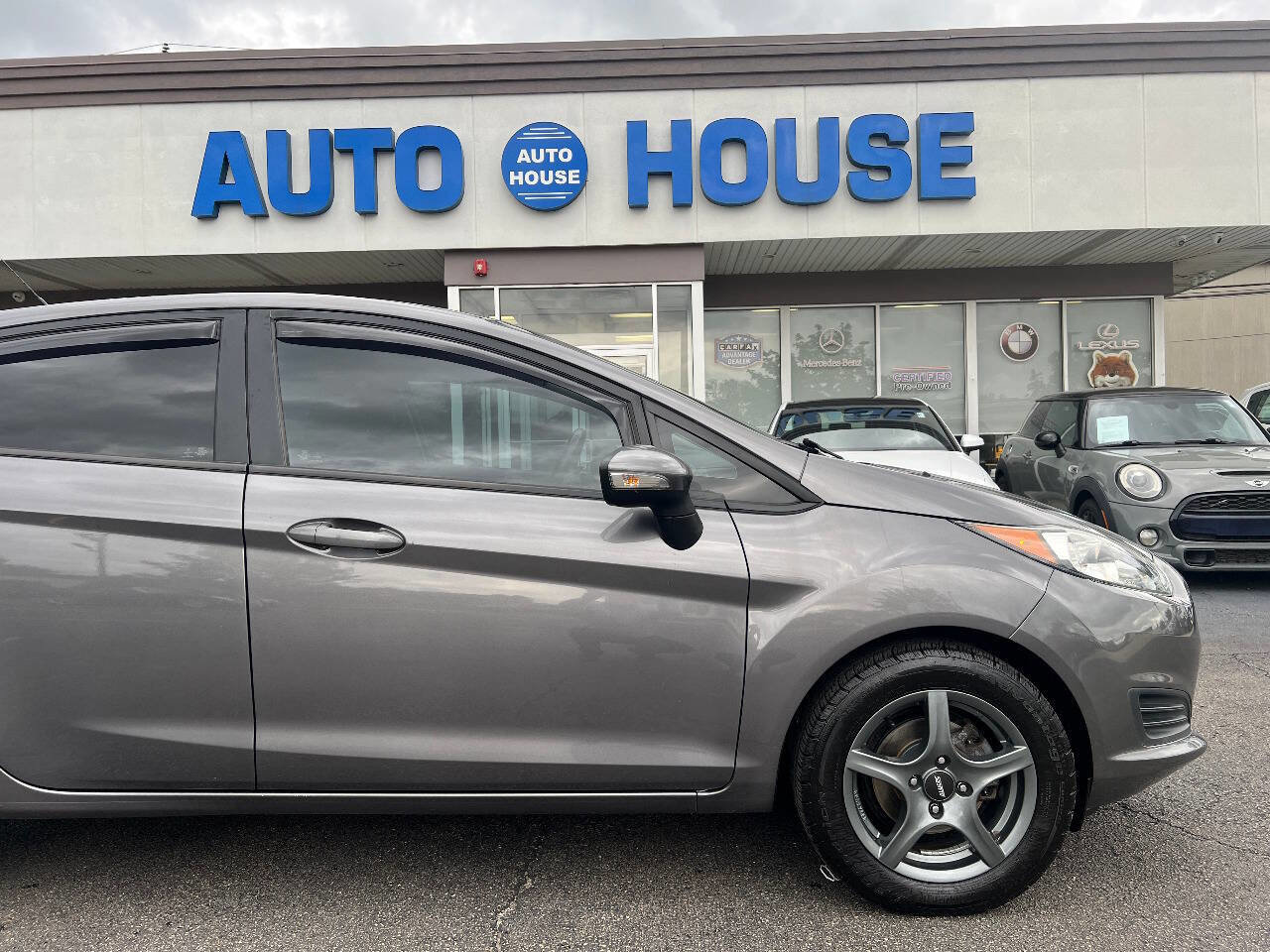 Used 2014 Ford Fiesta SE FWD image 38