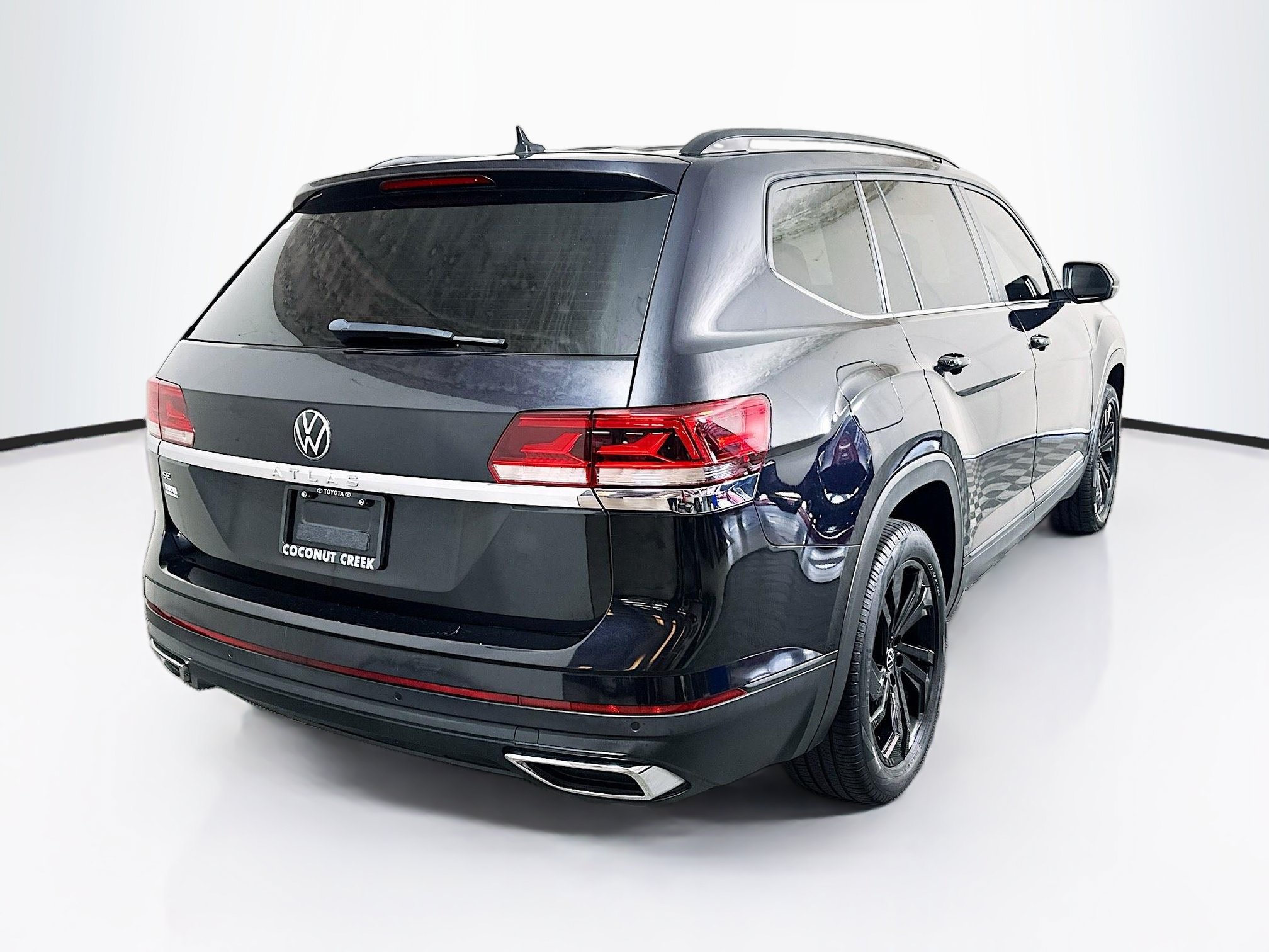 Used 2022 Volkswagen Atlas SE FWD image 3