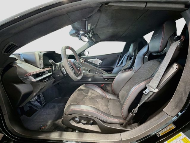 Used 2022 Chevrolet Corvette Stingray Premium Conv w/ Z51 Performance Package RWD image 19