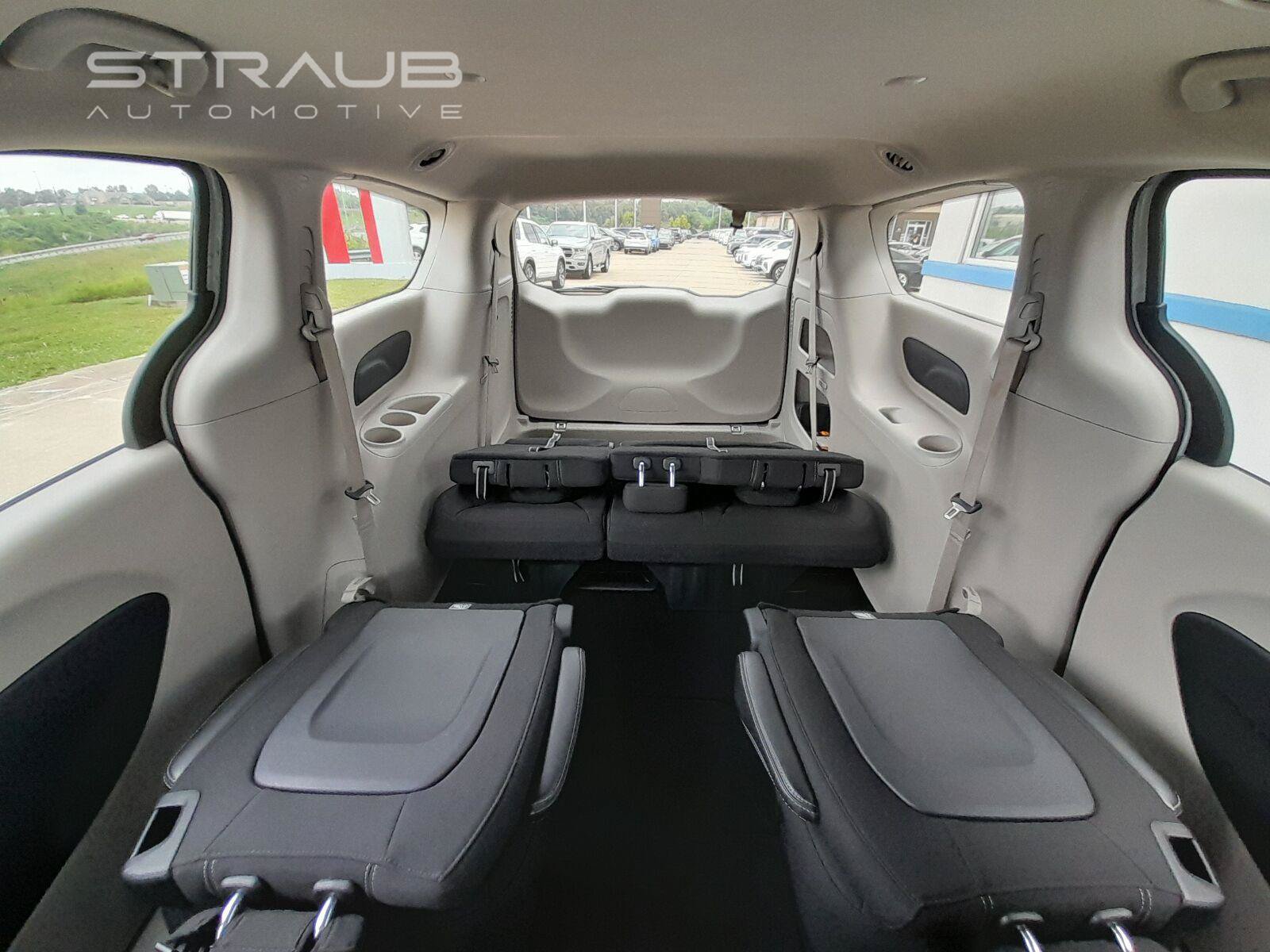 Used 2023 Chrysler Voyager LX FWD image 47