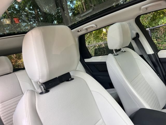 Used 2023 Land Rover Discovery Sport SE AWD/4WD image 37