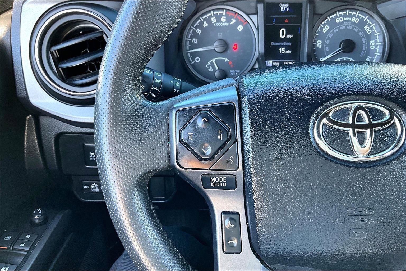 Used 2022 Toyota Tacoma TRD Off-Road image 19
