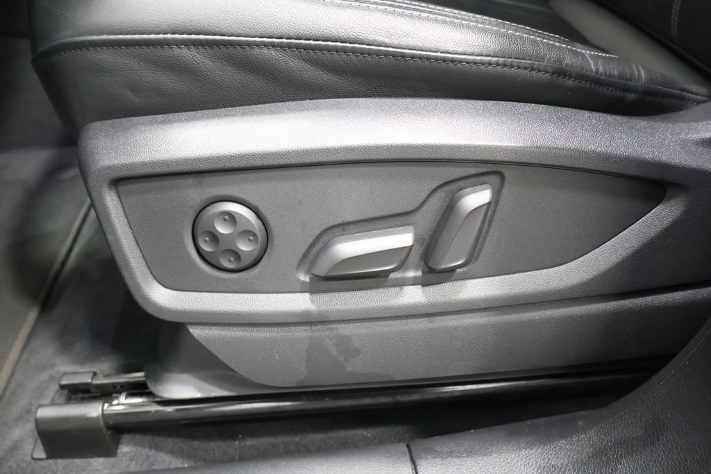 Used 2023 Audi Q5 2.0T Premium w/ Convenience Package image 14