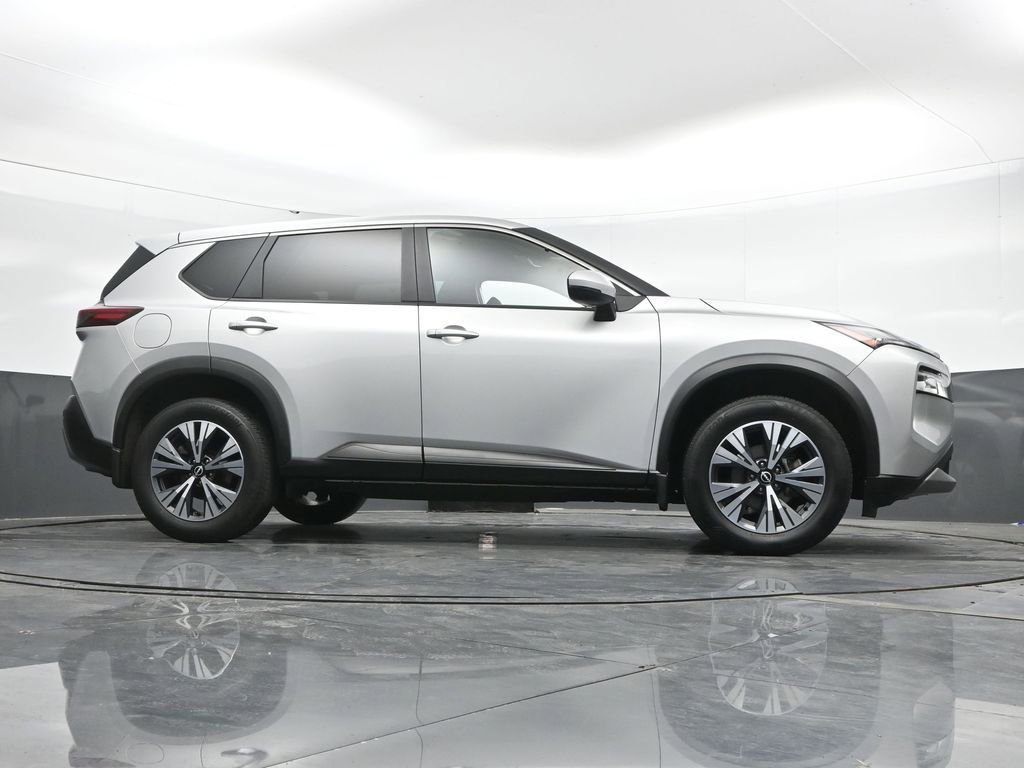 Used 2023 Nissan Rogue SV image 47