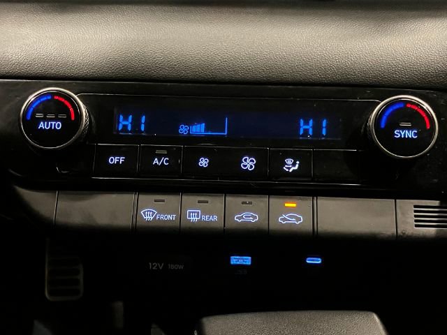 Used 2025 Hyundai Elantra Sport image 12