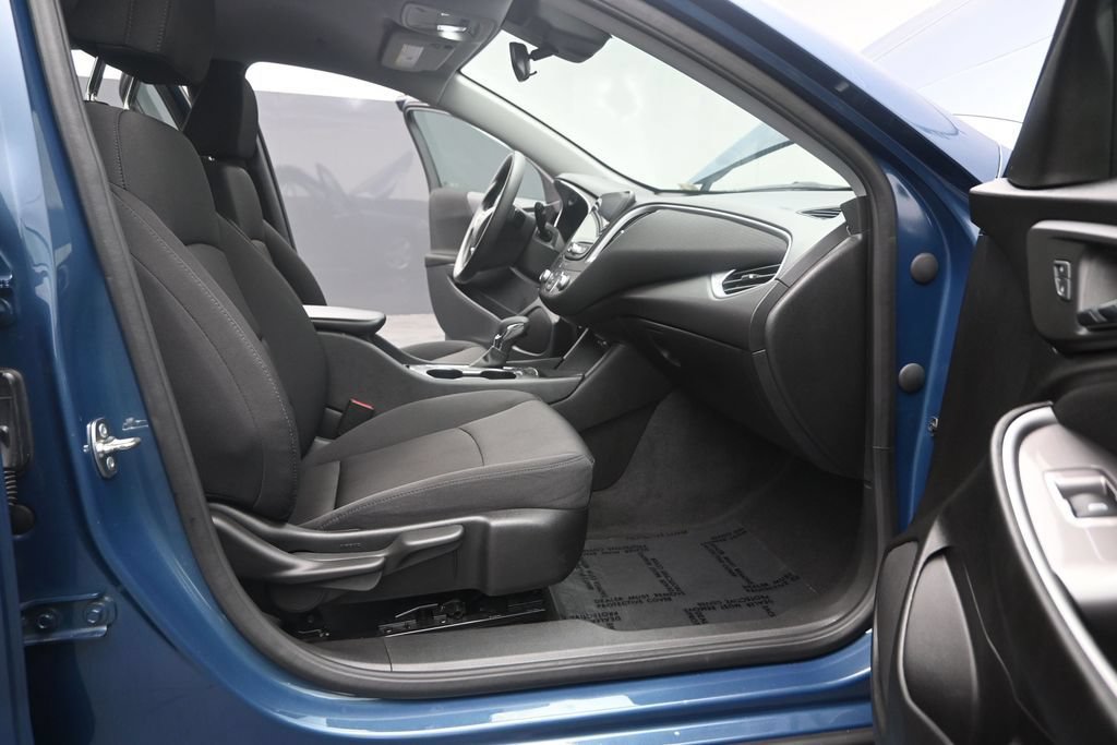 Used 2024 Chevrolet Malibu LS FWD image 17
