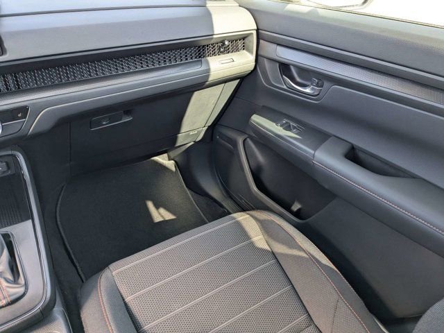 Used 2025 Honda CR-V Sport image 17