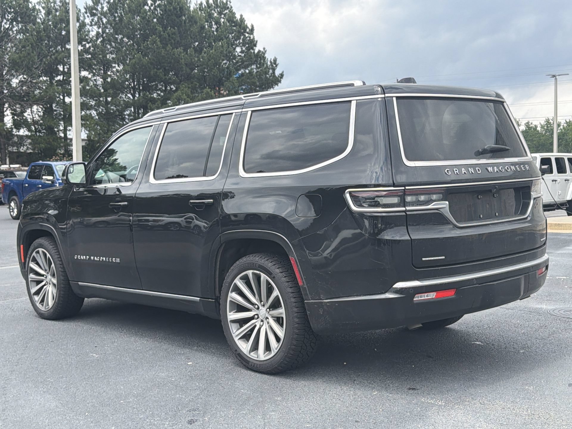 Used 2022 Jeep Grand Wagoneer Series I w/ Flexible Seating Group AWD/4WD image 3