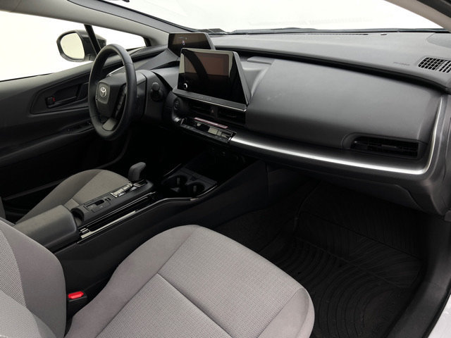 Used 2024 Toyota Prius LE AWD/4WD image 13