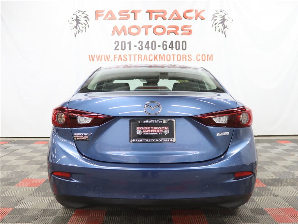 Used 2018 MAZDA MAZDA3 Sport FWD image 4