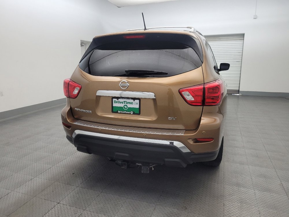 Used 2017 Nissan Pathfinder SV w/ SV Cold Weather Package FWD image 7