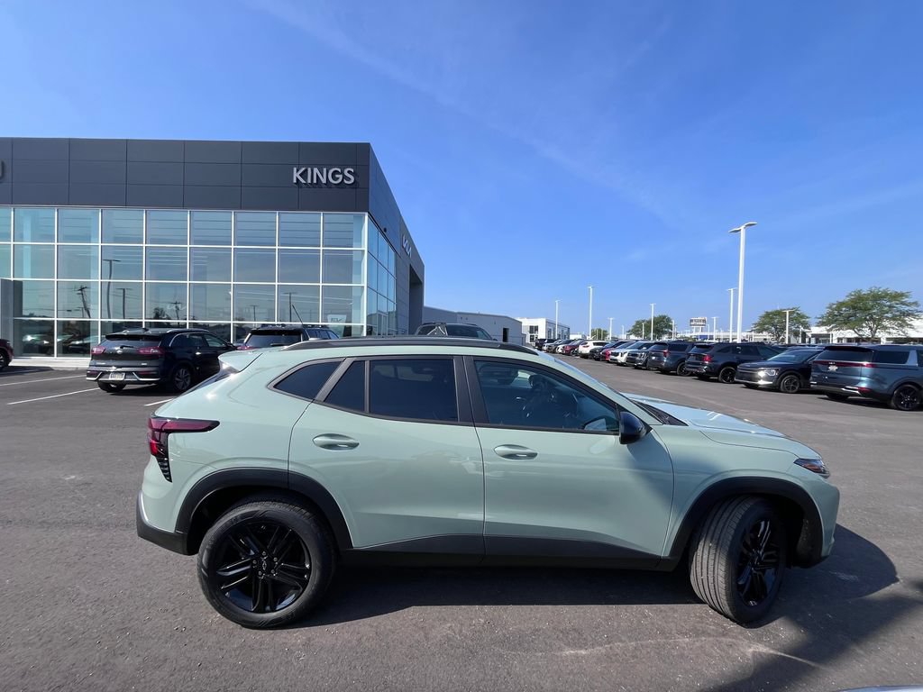Used 2026 Chevrolet Trax ACTIV w/ Driver Confidence Package FWD image 2