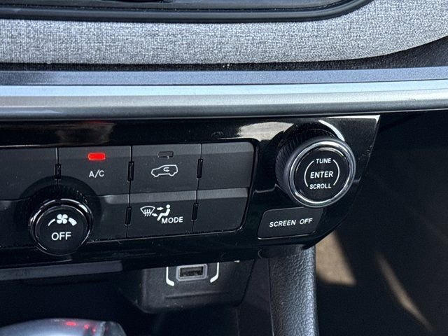 Used 2022 Jeep Compass Latitude image 24