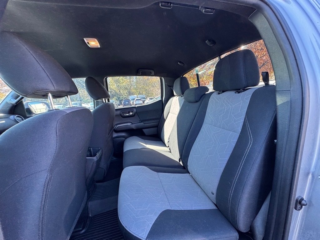 Used 2020 Toyota Tacoma TRD Sport w/ Technology Package image 11