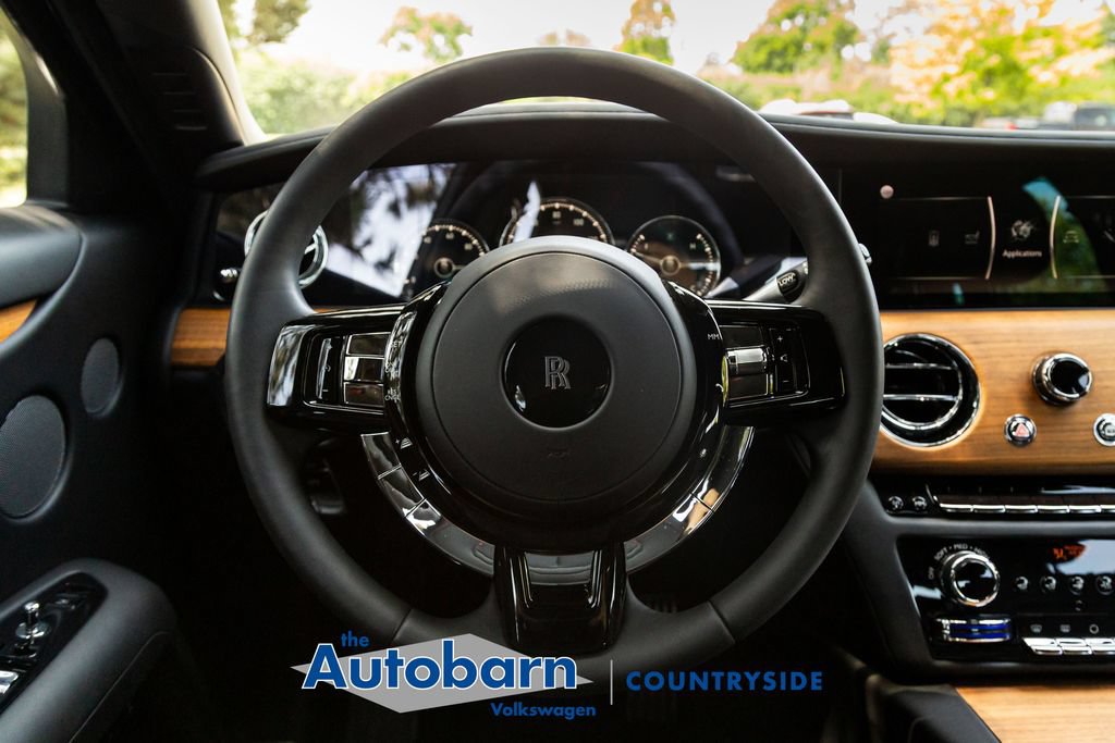 Used 2022 Rolls-Royce Ghost w/ Ghost Package AWD/4WD image 16
