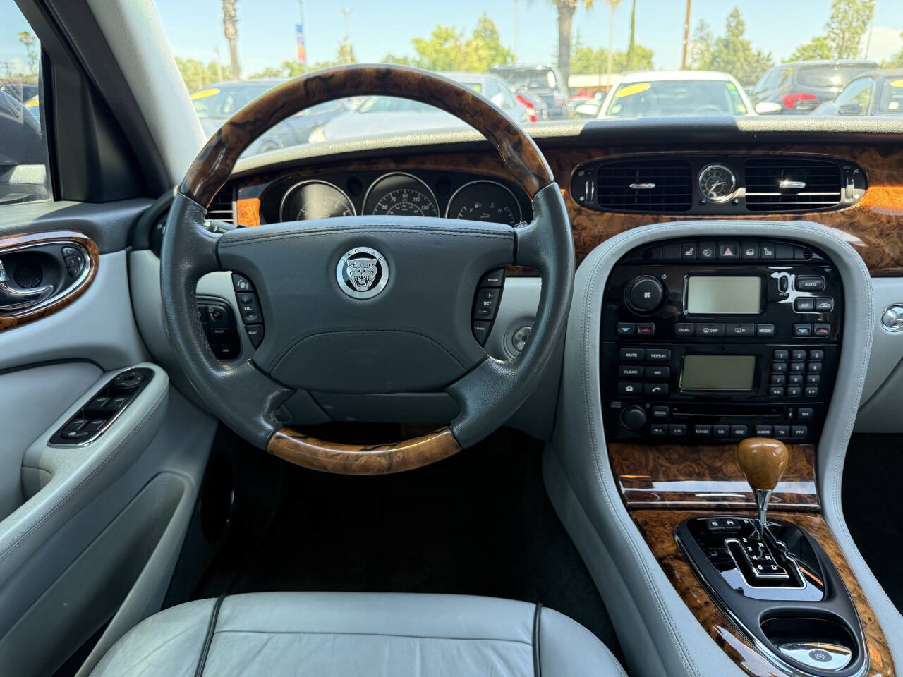 Used 2008 Jaguar XJ8 RWD image 16