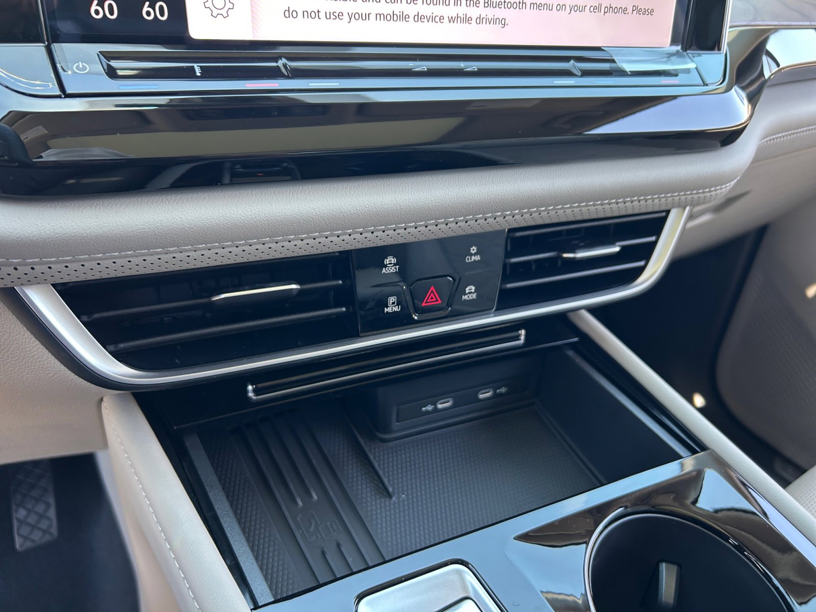 Certified 2026 Volkswagen Atlas SE w/ Panoramic Sunroof Package FWD image 12