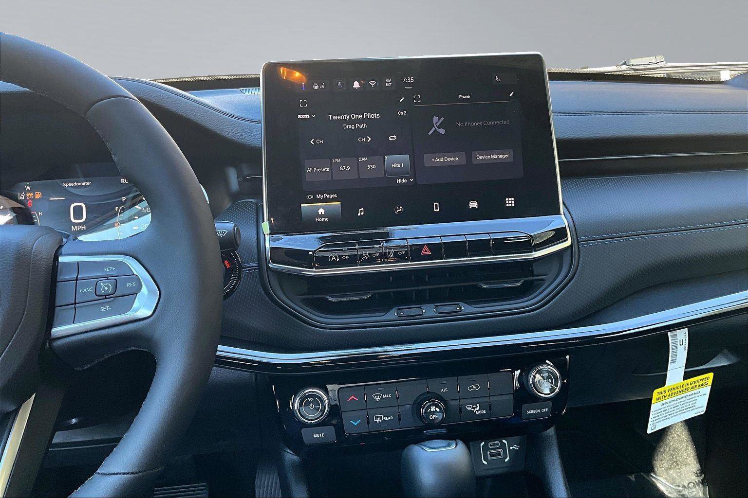 New 2026 Jeep Compass Latitude image 8