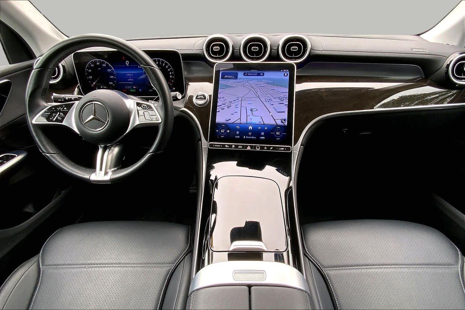Used 2025 Mercedes-Benz GLC 350e 4MATIC image 16