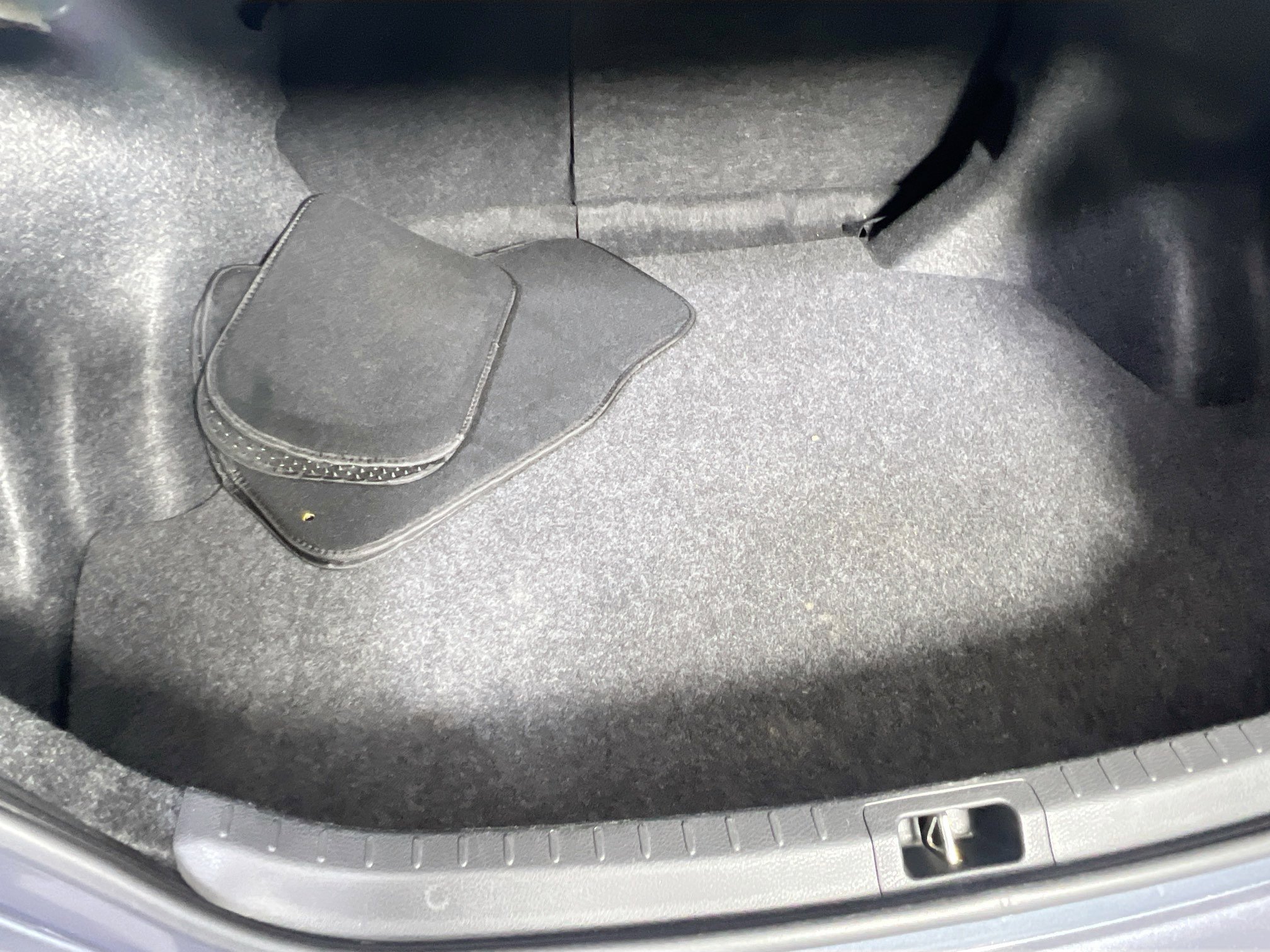 Used 2018 Toyota Corolla LE FWD image 23