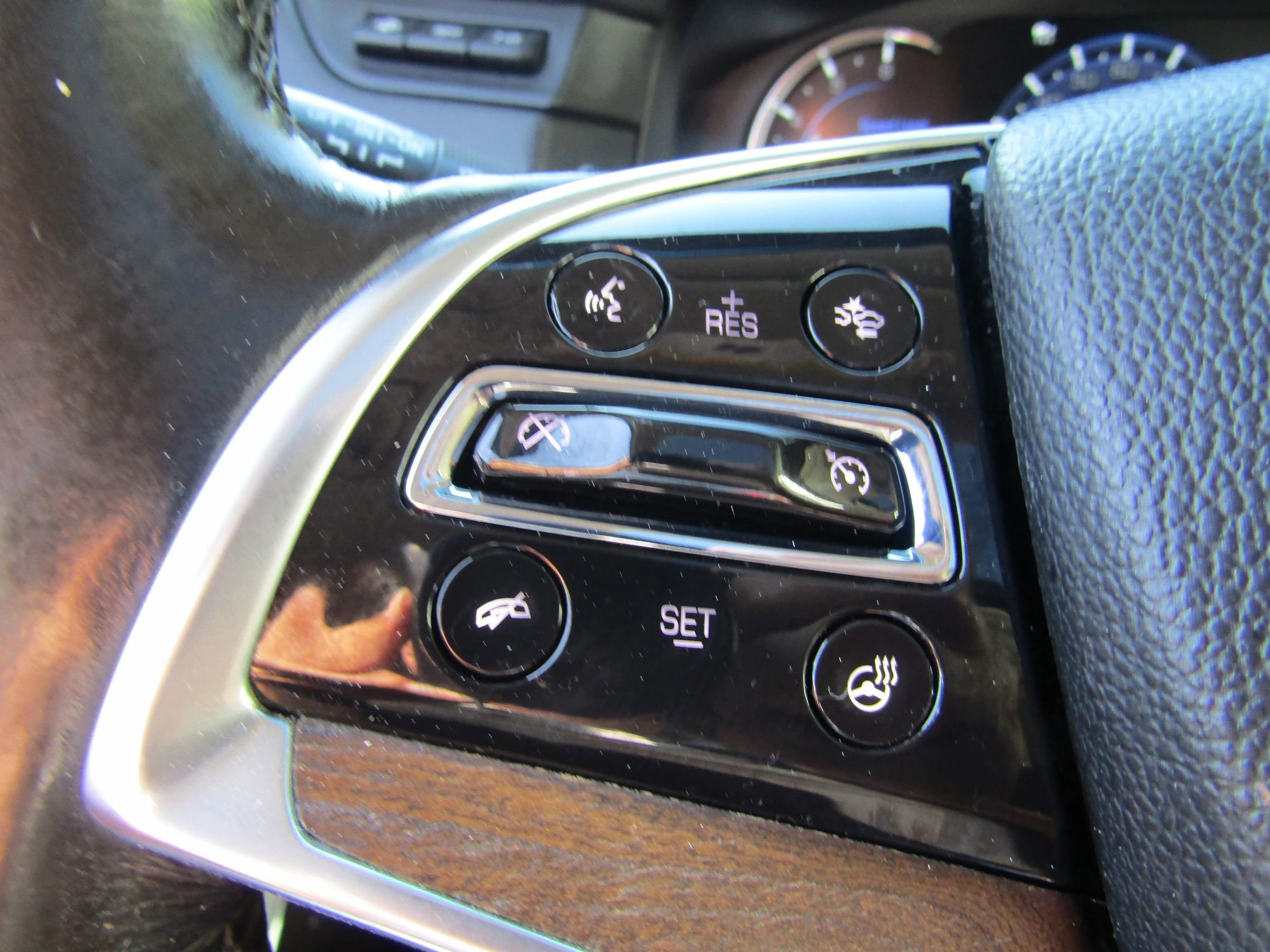 Used 2017 Cadillac Escalade Premium Luxury image 35