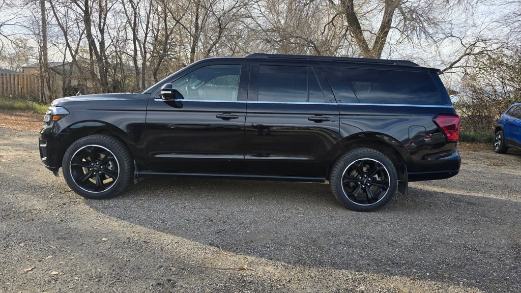 Used 2022 Ford Expedition Max Limited image 1