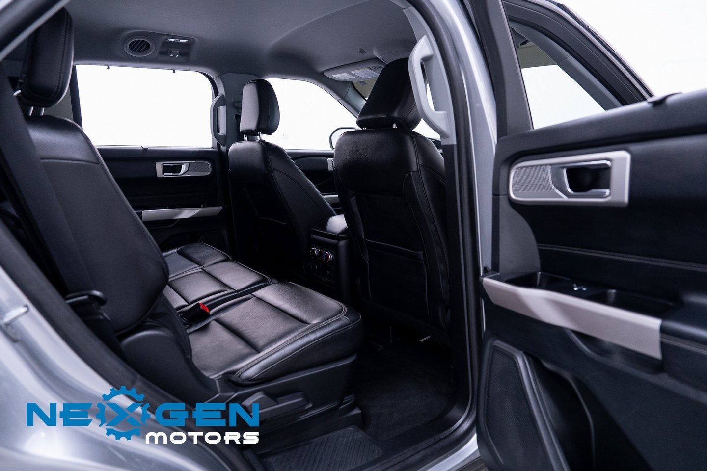 Used 2023 Ford Explorer Limited image 47