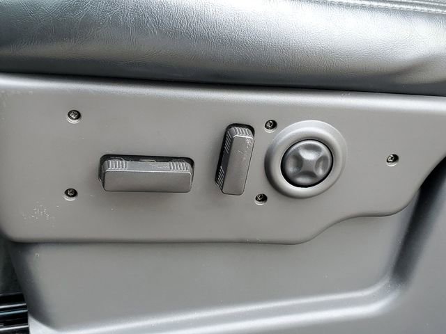 Used 2004 Chevrolet Avalanche Z71 w/ Sun And Sound Package image 13