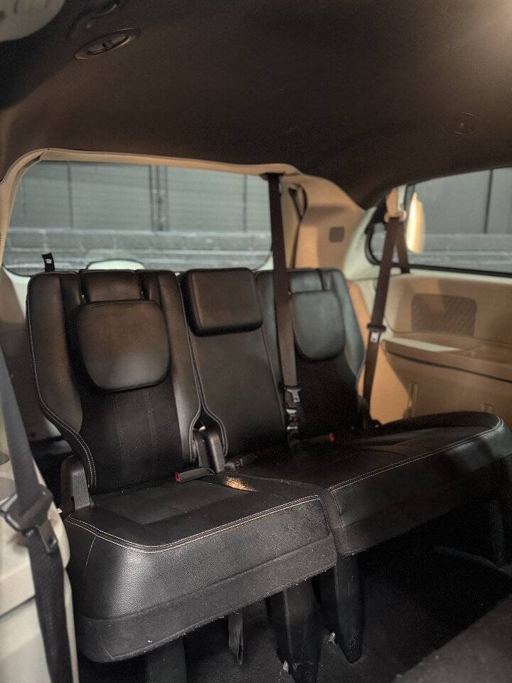 Used 2018 Dodge Grand Caravan SXT FWD image 8