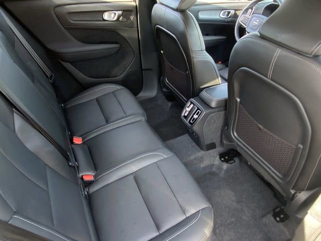 Certified 2025 Volvo XC40 B5 Plus w/ Protection Package Premier image 15