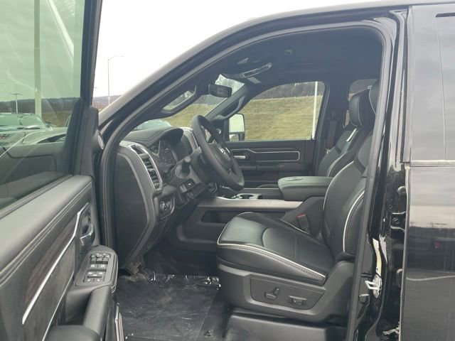 New 2026 RAM 2500 Laramie AWD/4WD image 16