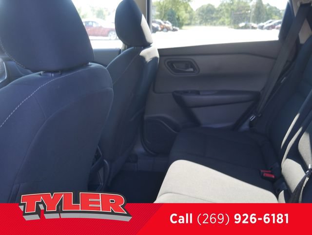 Used 2024 Nissan Rogue S FWD image 39