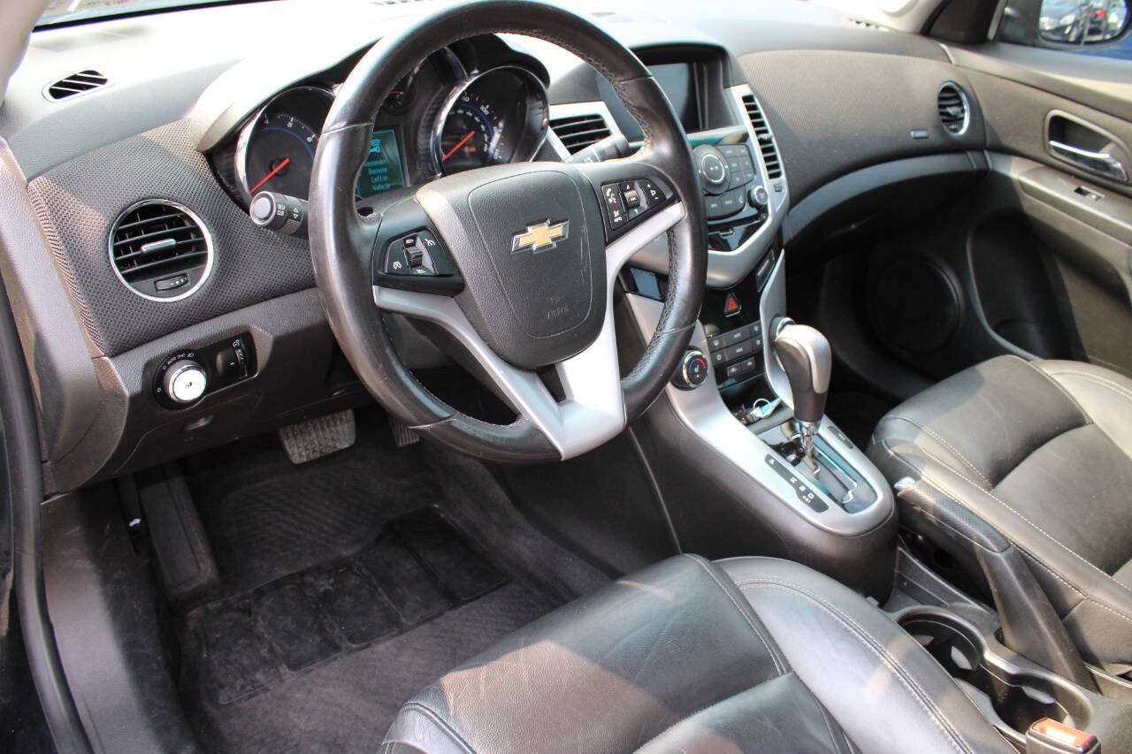 Used 2013 Chevrolet Cruze LTZ w/ Enhanced Safety Package FWD image 13